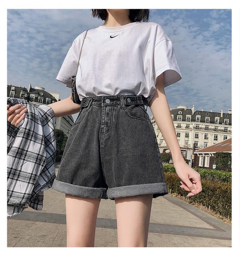 Women's Loose Style Denim Shorts Women's Loose Style Denim Shorts
